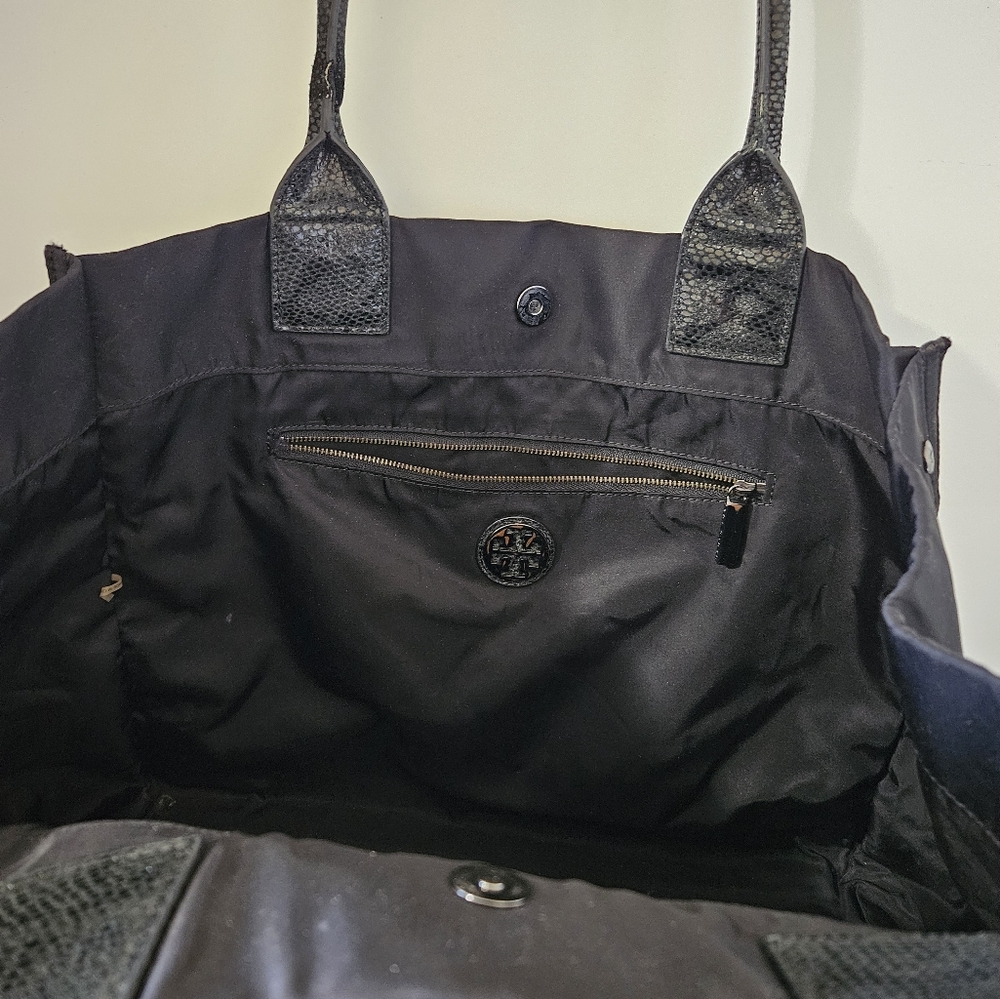 LikeNew!Tory Burch XXL Black Nylon and snake leather Tote bag - Picture 11 of 12